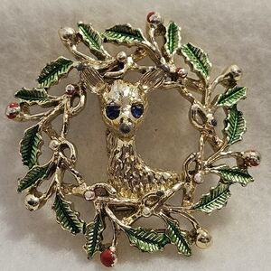 Vintage Gerry's Christmas Reindeer With Blue Rhinestone Wreath Brooch
